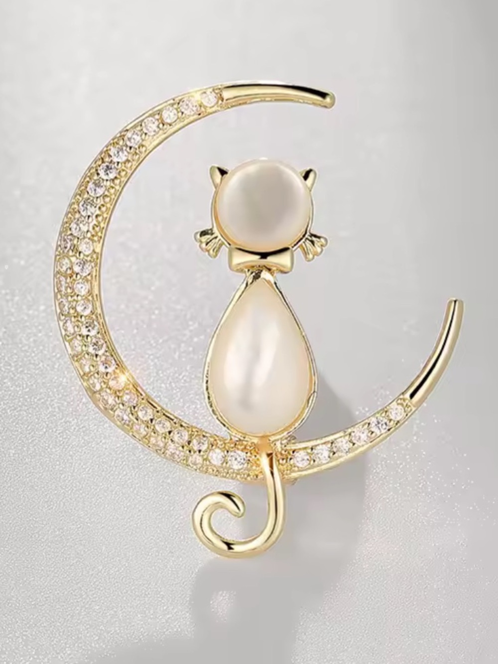 Gold Tone Cat Moon Pearl Brooch Pin - Elegant Women's Jewelry